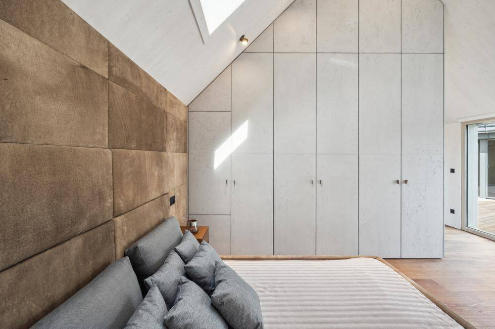 Der Master-Bedroom mit Ausgang zur Ost-Terrasse