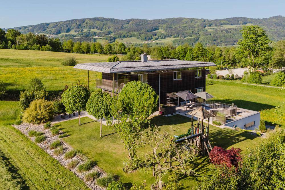 Drohnenaufnahme der Villa