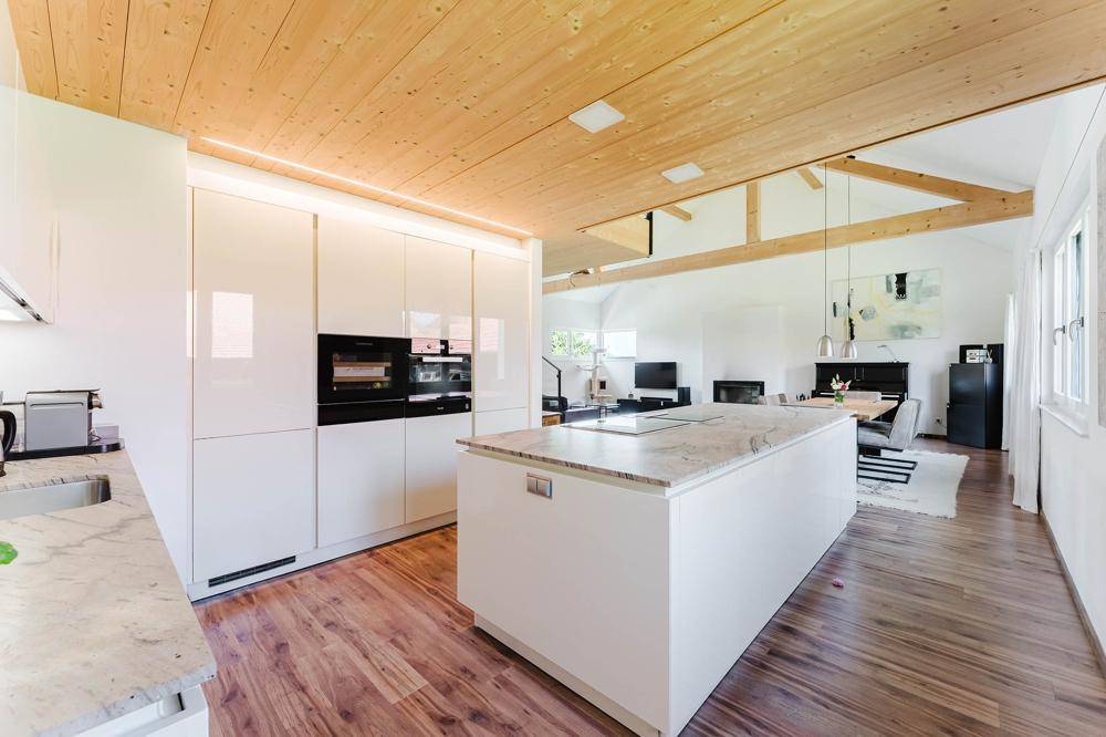 Die zeitlose, hochwertige Tischlerküche mit Markengeräten - Wohnhaus 2