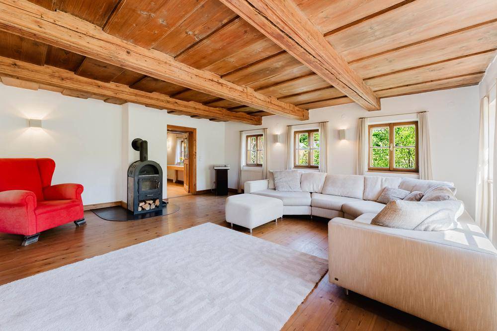 Das gemütliche Wohnzimmer mit Kamin - Wohnhaus 1