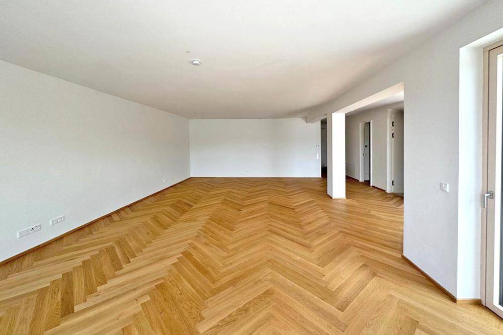 ... verleiht den Räumen eine warme, elegante Atmosphäre