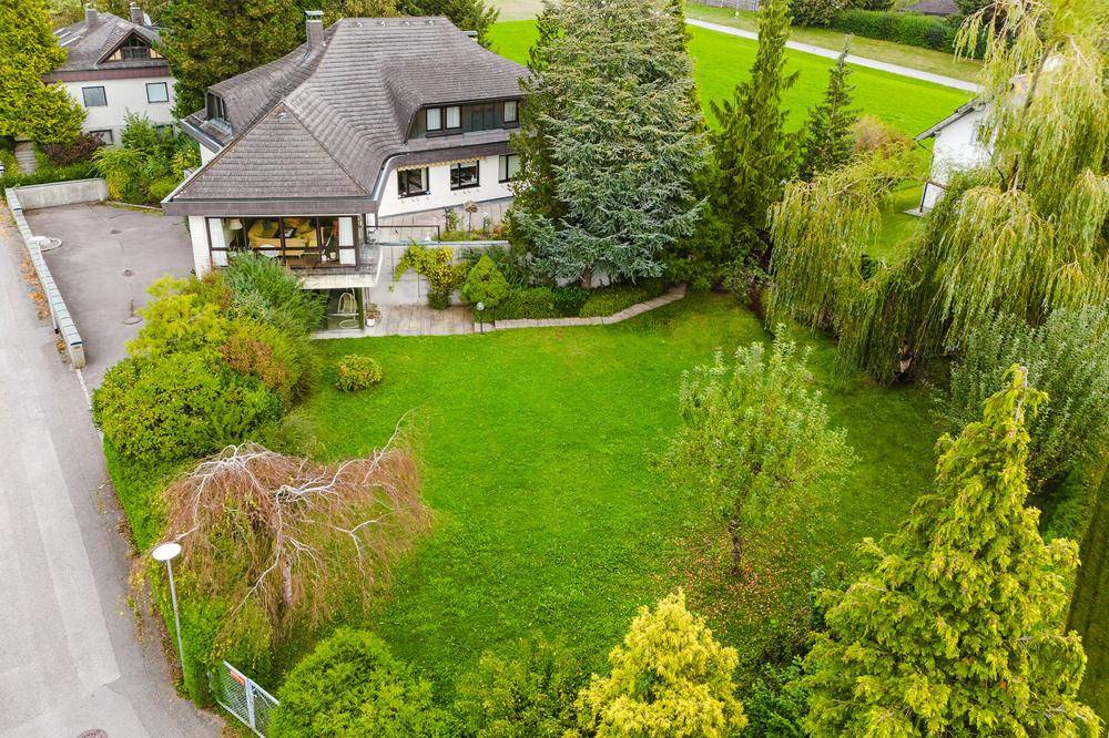 GEDIEGENE GROSSZÜGIGKEIT!Unternehmervilla mit Weitblick in Tumeltsham - Ansicht 2