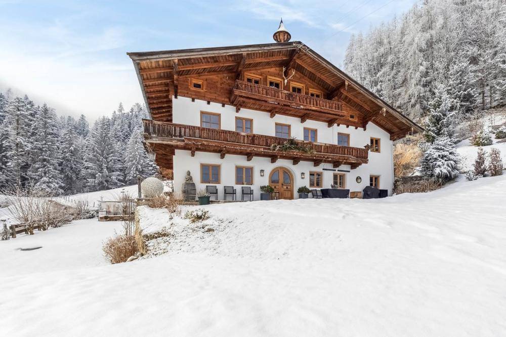 Das liebevoll restaurierte Bauernhaus in exponierter Lage