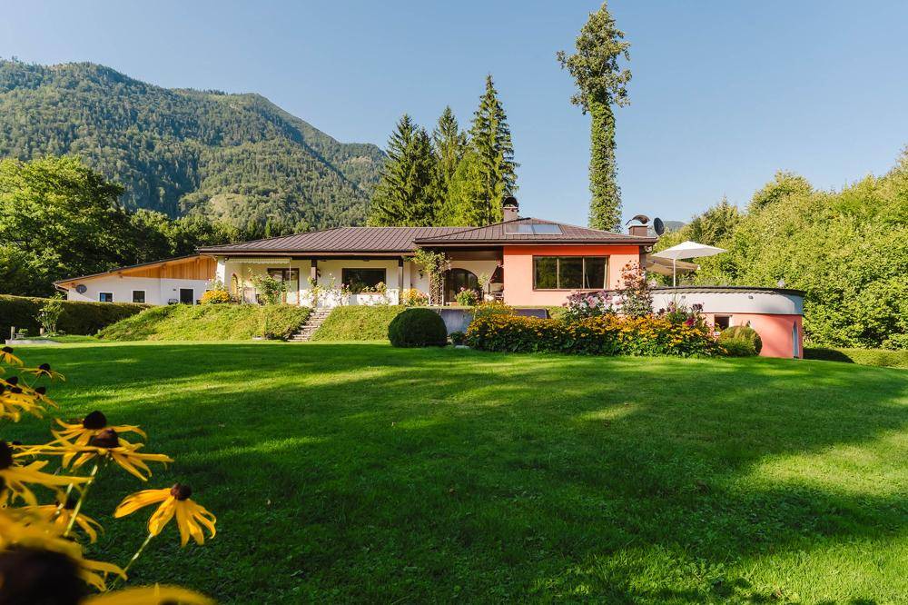 Architektur, die Ferne und Heimat verbindet