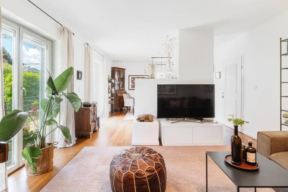 Lebensraum mit Charakter!Familienhaus mit Garten und Pool - Ansicht 4