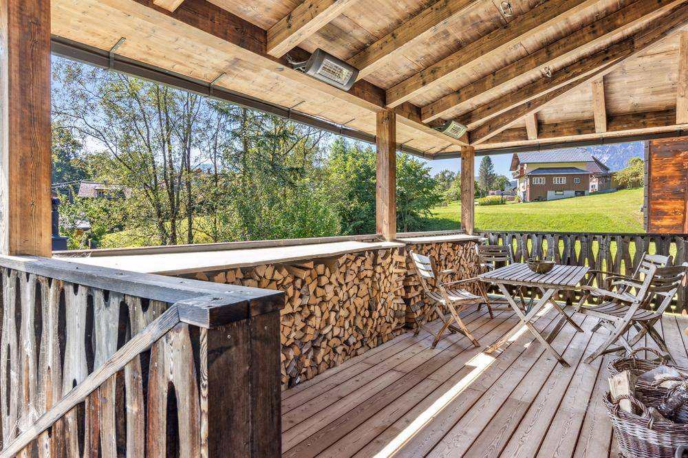 Die überdachte Terrasse mit Weitblick