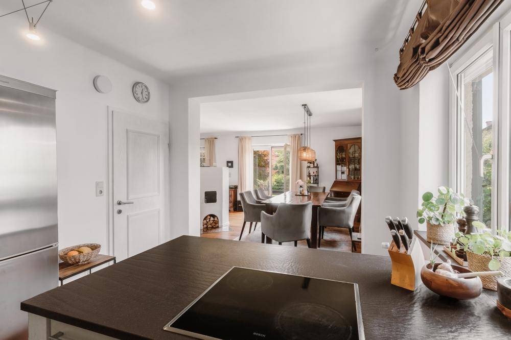 Lebensraum mit Charakter!Familienhaus mit Garten und Pool - Ansicht 6