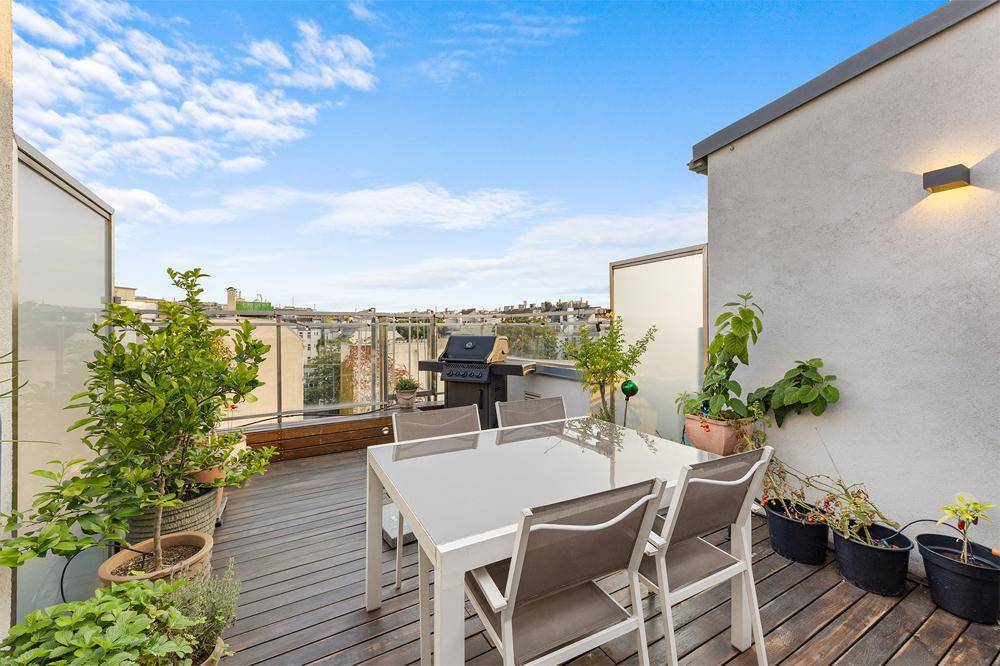... auf die sonnige und uneinsehbare Dachterrasse - ein privater Platz unter freiem Himmel