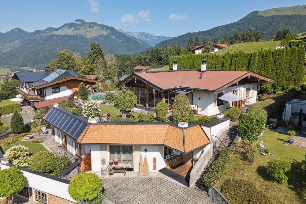 In erhöhter Panoramalage ...