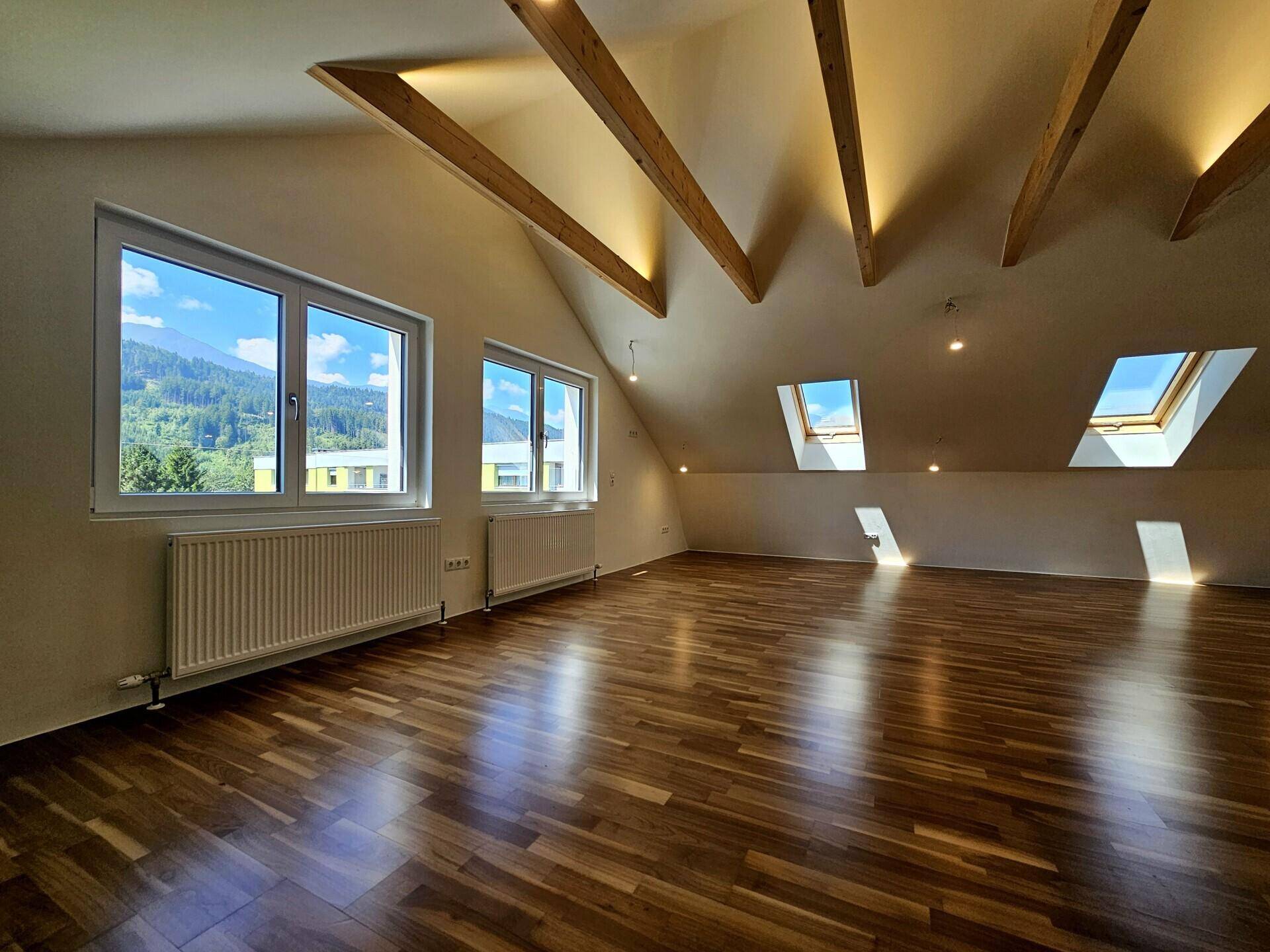 sanierte Dachgeschoßwohnung in ruhiger Lage mit Weitblick – pohled 3