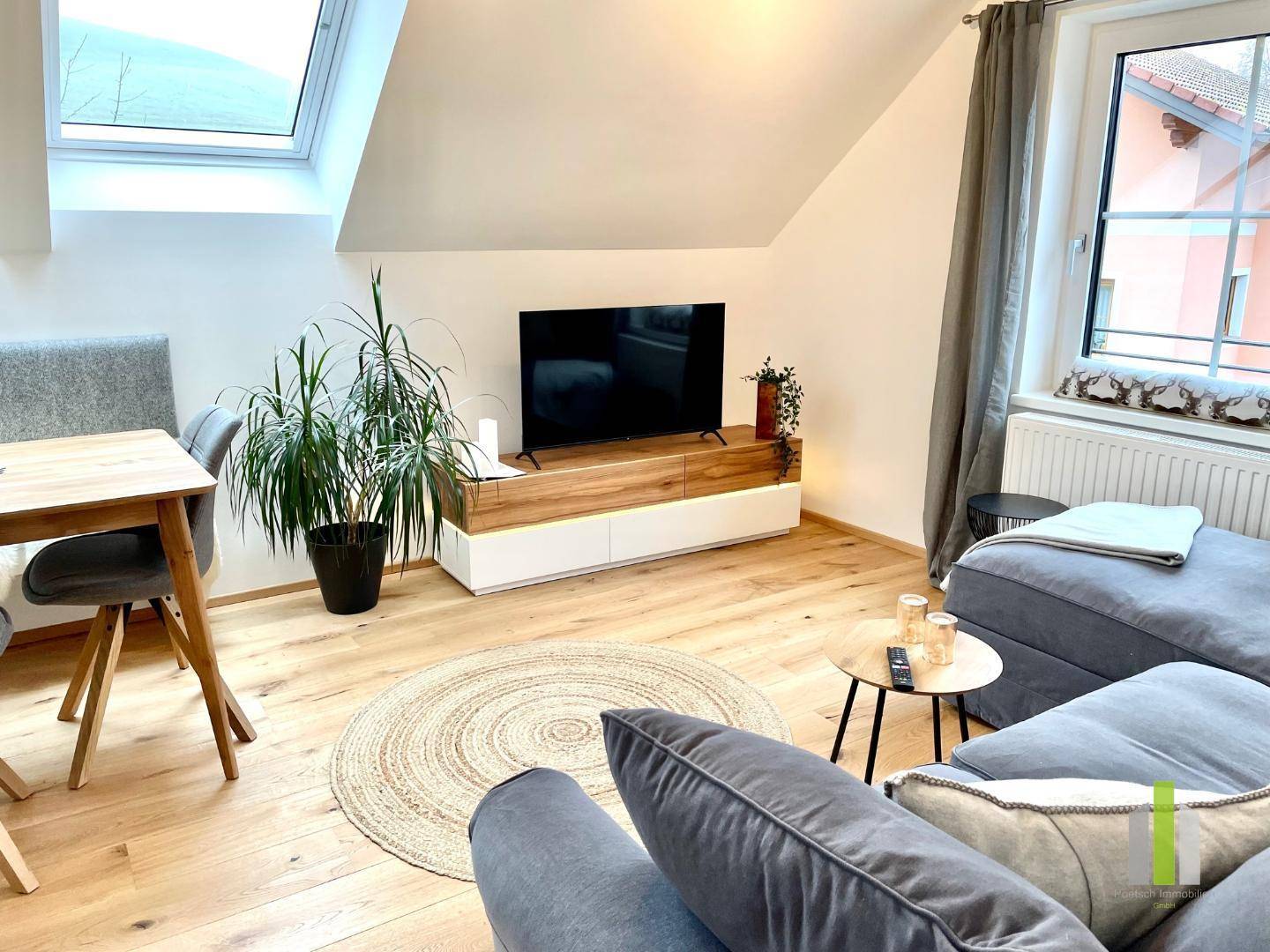 Wohnraum mit TV im OG