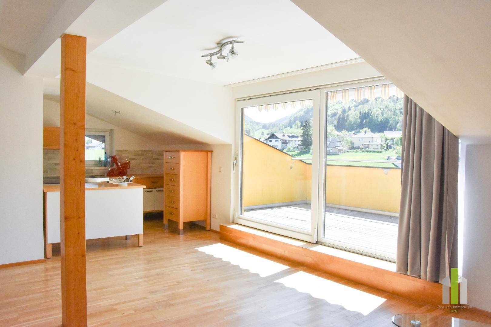 Sonnige 4 Zi-Dachgeschosswohnung mit Terrasse und Balkon! - Ansicht 3