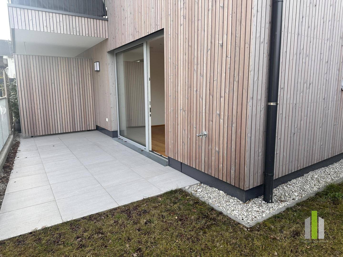 Neuer Preis: Schicke 2-Zimmer-Wohnung mit Terrasse nahe See - Ansicht 2