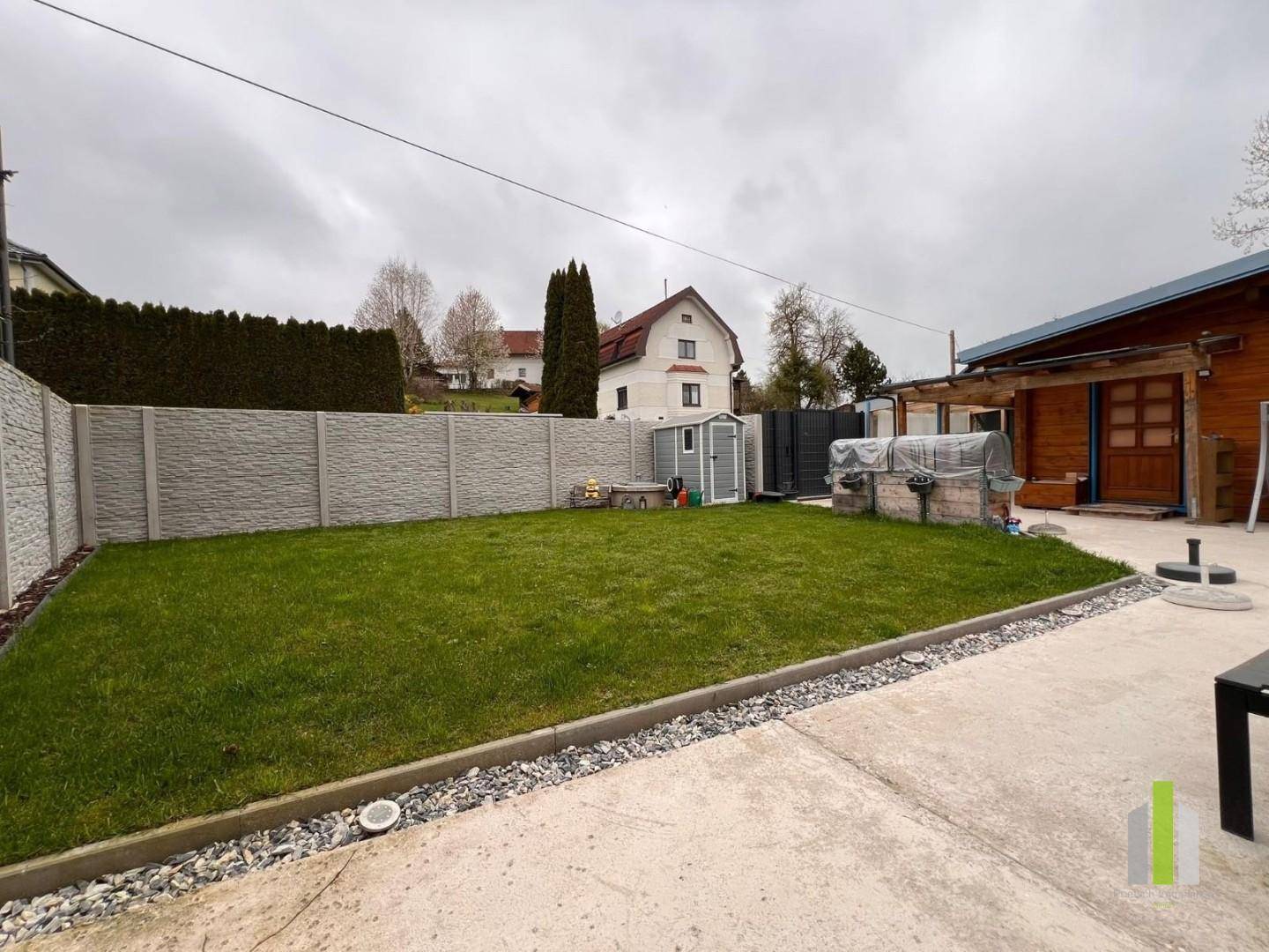 Gartenstraßenseitig