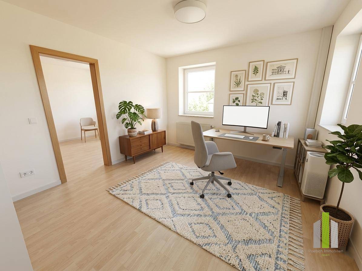 Helles Büro mit hellem Holzboden, modernem Schreibtisch und dekorativem Teppich, der den Raum aufwertet.