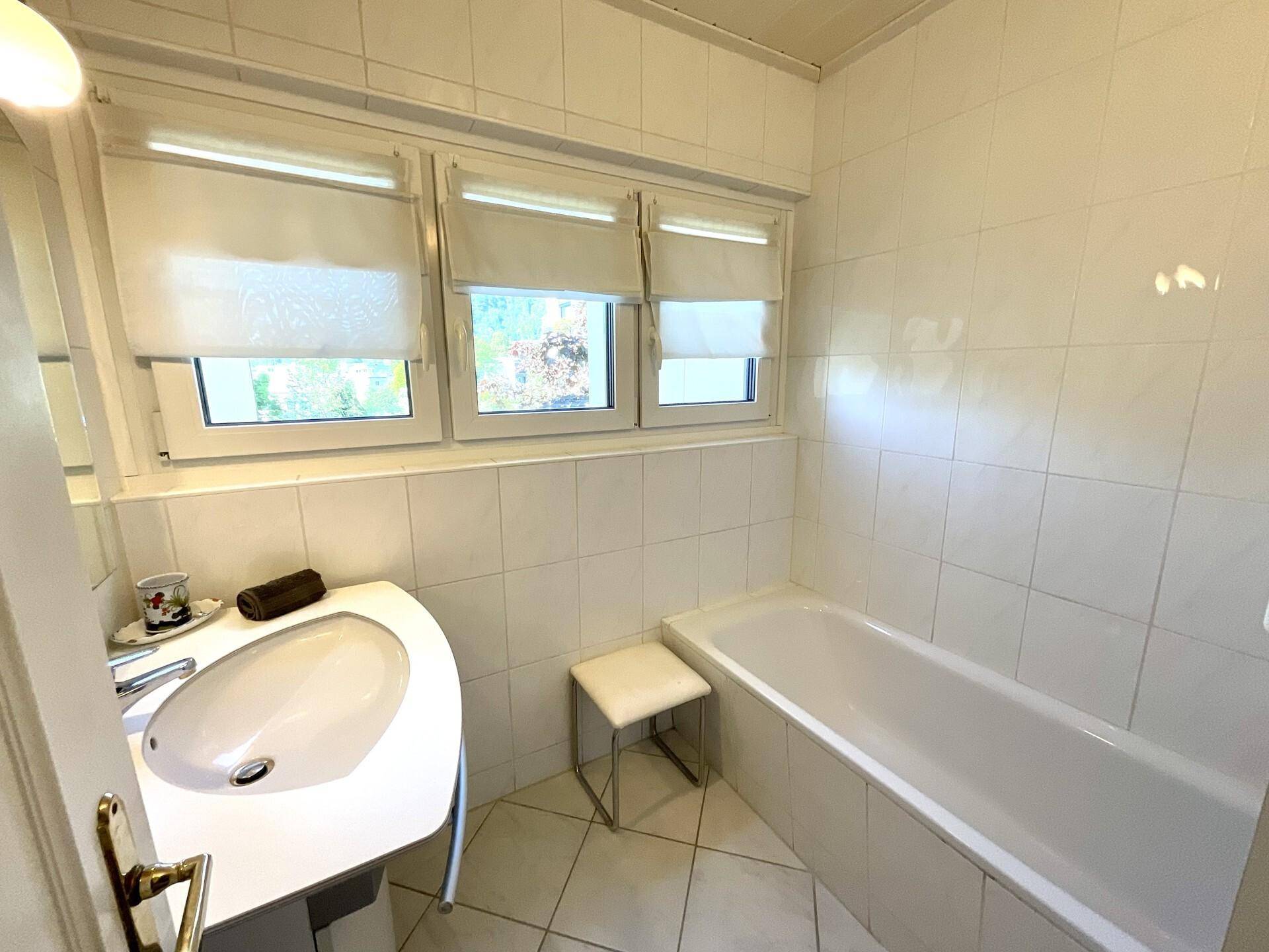 Badezimmer mit Wanne