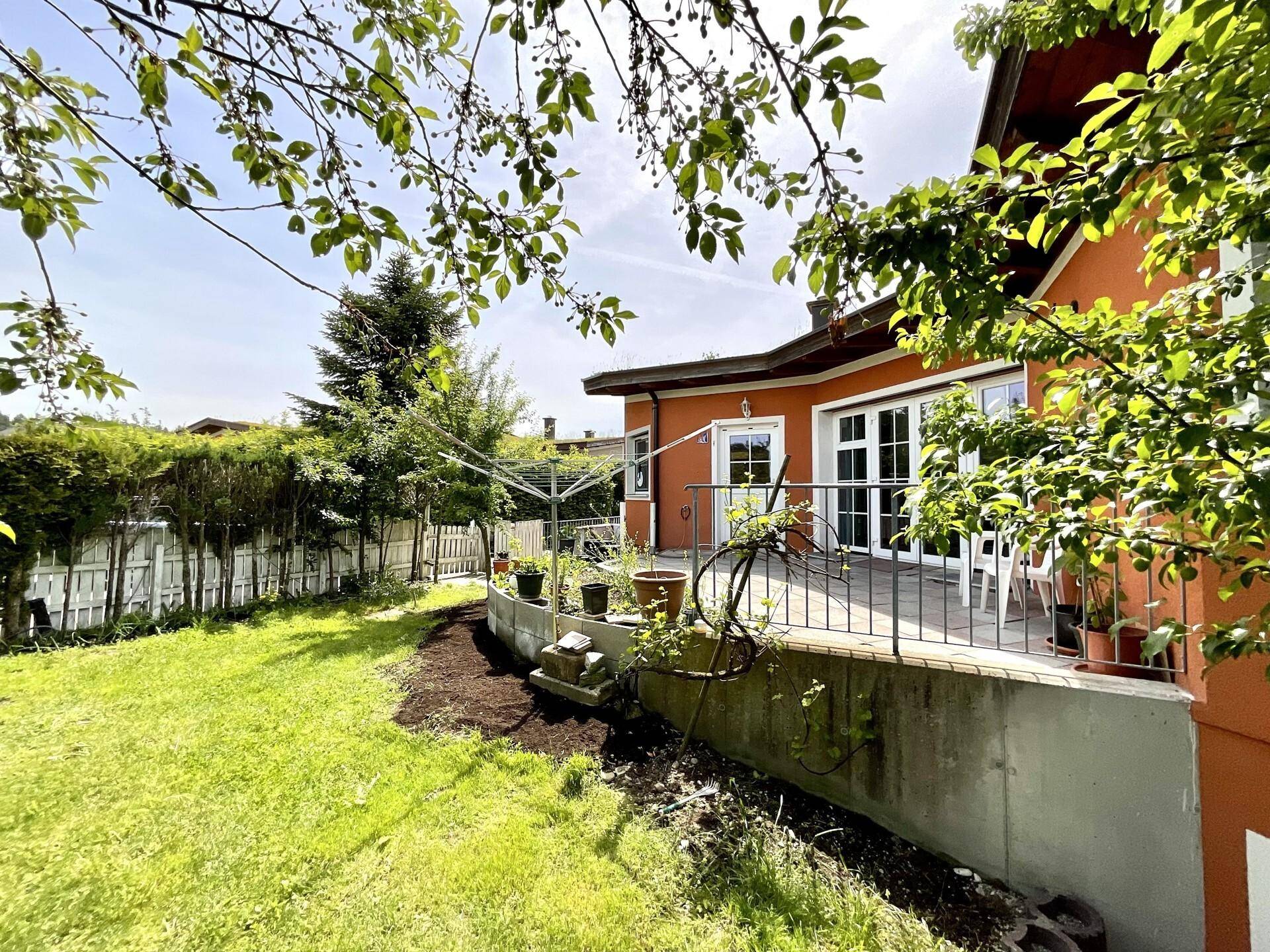 Fassade mit Garten