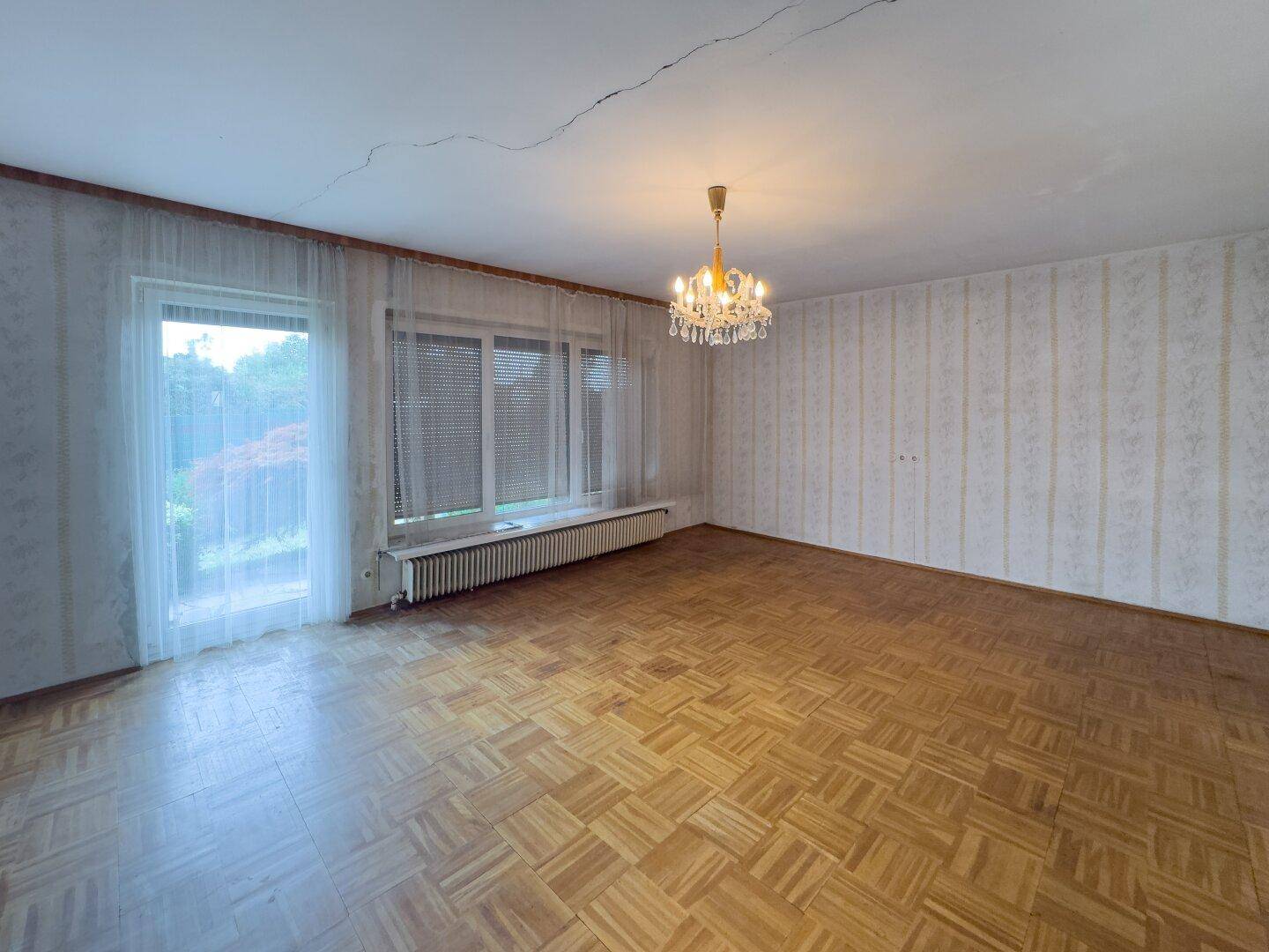SANIERUNGSBEDÜRFTIGES WOHNHAUS IN BRAUNAU - Widok 2