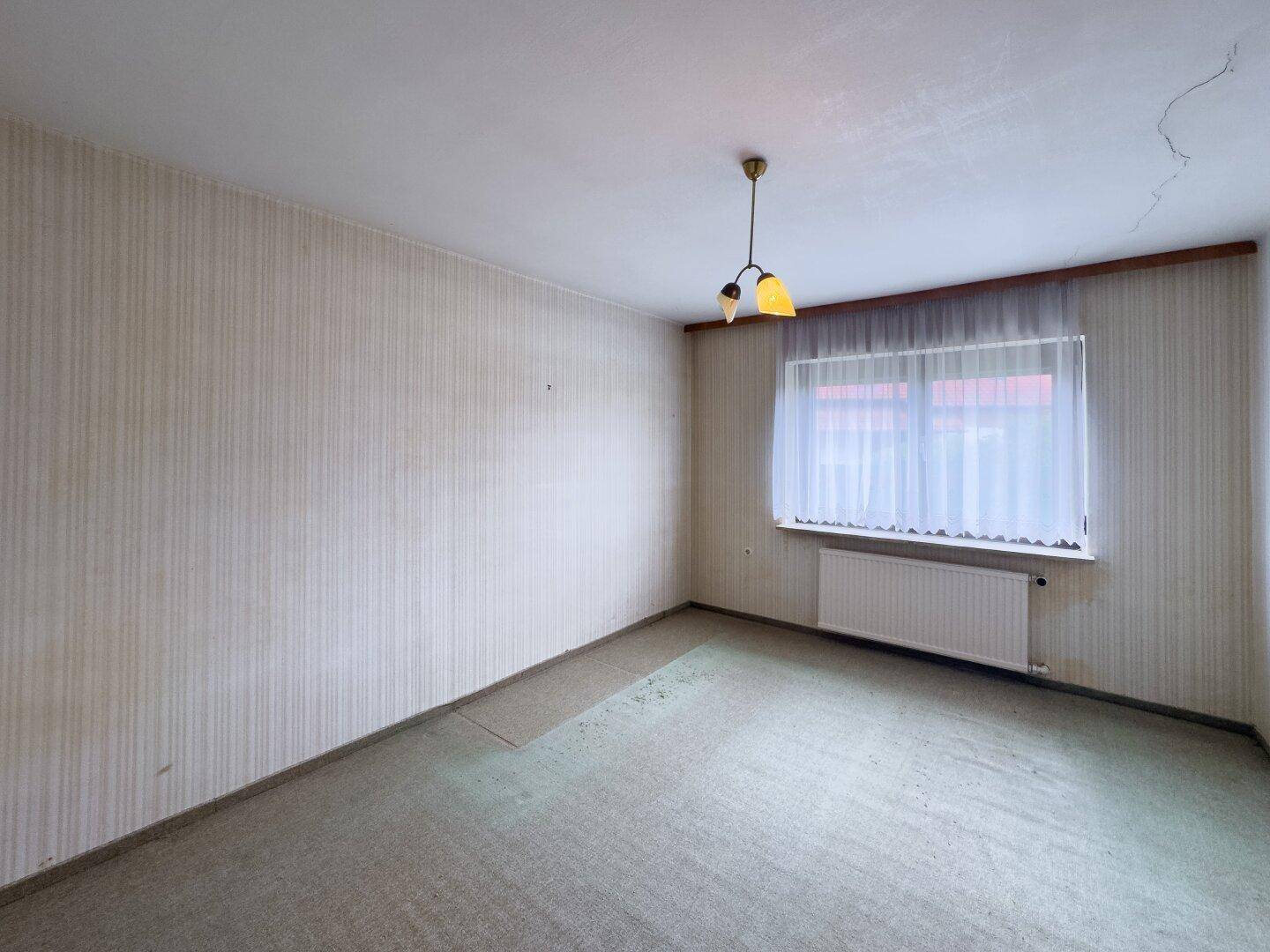 SANIERUNGSBEDÜRFTIGES WOHNHAUS IN BRAUNAU - Widok 4
