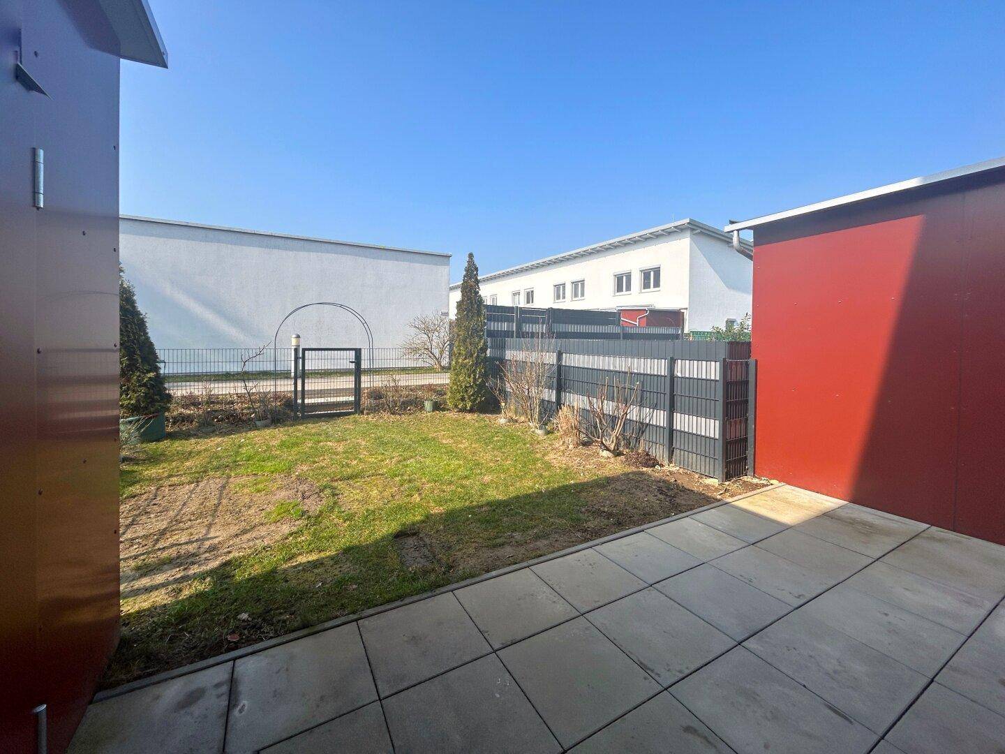 MODERNES REIHENHAUS MIT GARTEN UND GARAGE IN ATTNANG PUCHHEIM - Prikaz 4