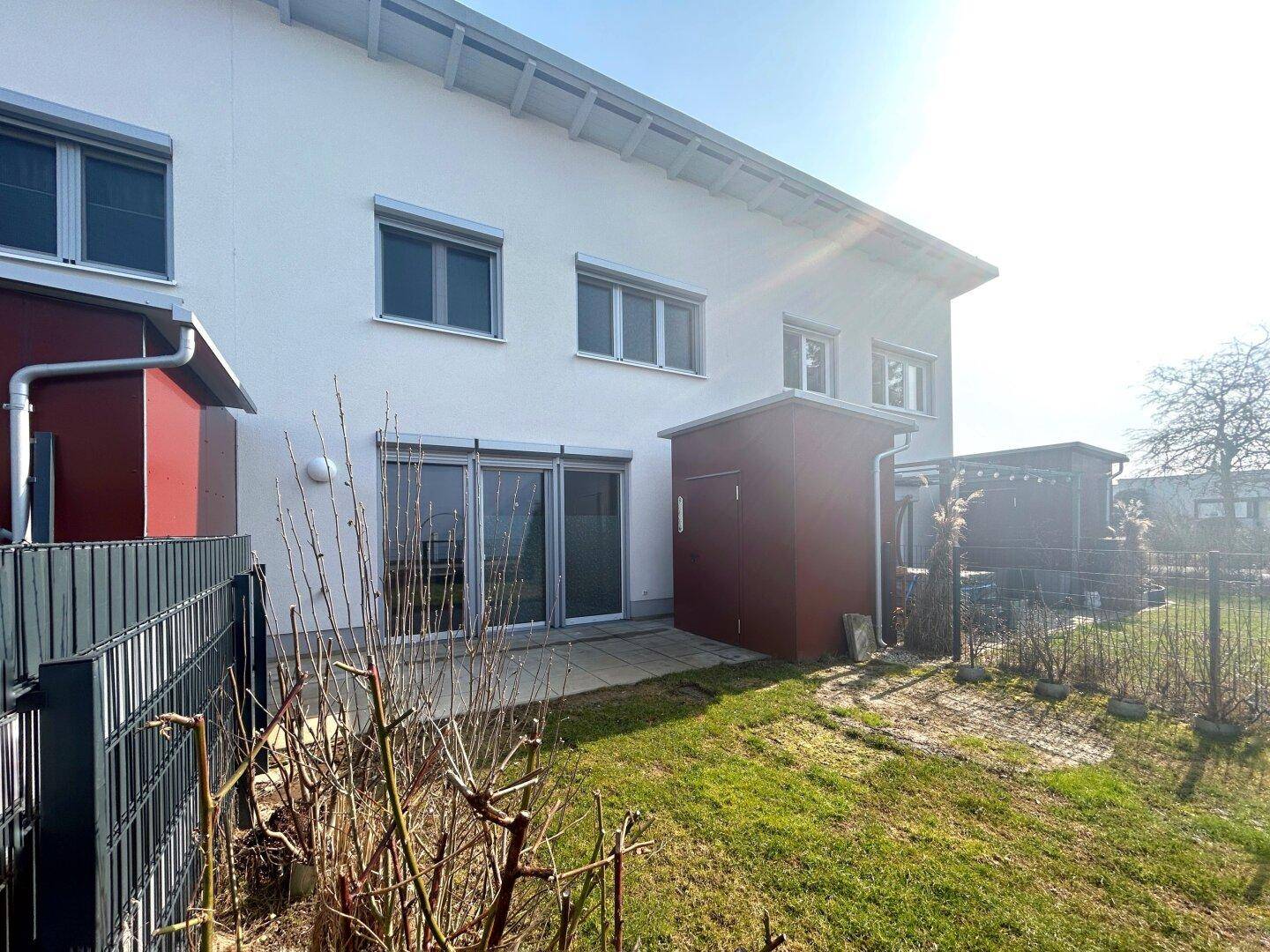 MODERNES REIHENHAUS MIT GARTEN UND GARAGE IN ATTNANG PUCHHEIM - Prikaz 5