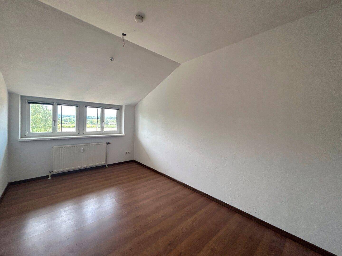 WOHNEN IN SCHWANENSTADT - 3 ZIMMER WOHNUNG MIT BALKON UND TIEFGARAGE – pohled 4