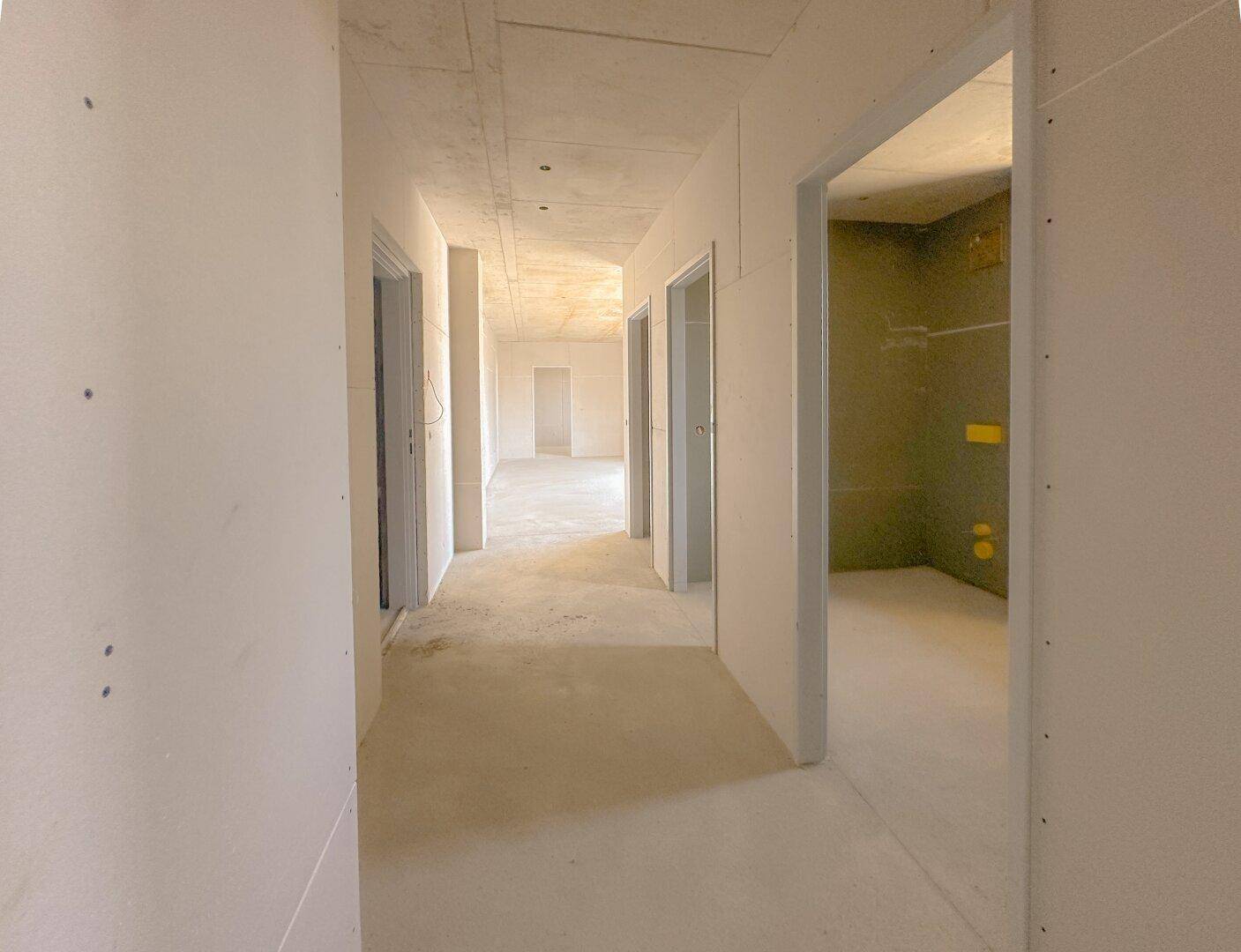 Erstbezug in Kremsmünster: Zentrales Wohnen mit Fußbodenheizung, Terrassen oder Balkonen &amp; Tiefgarage! - Widok 4