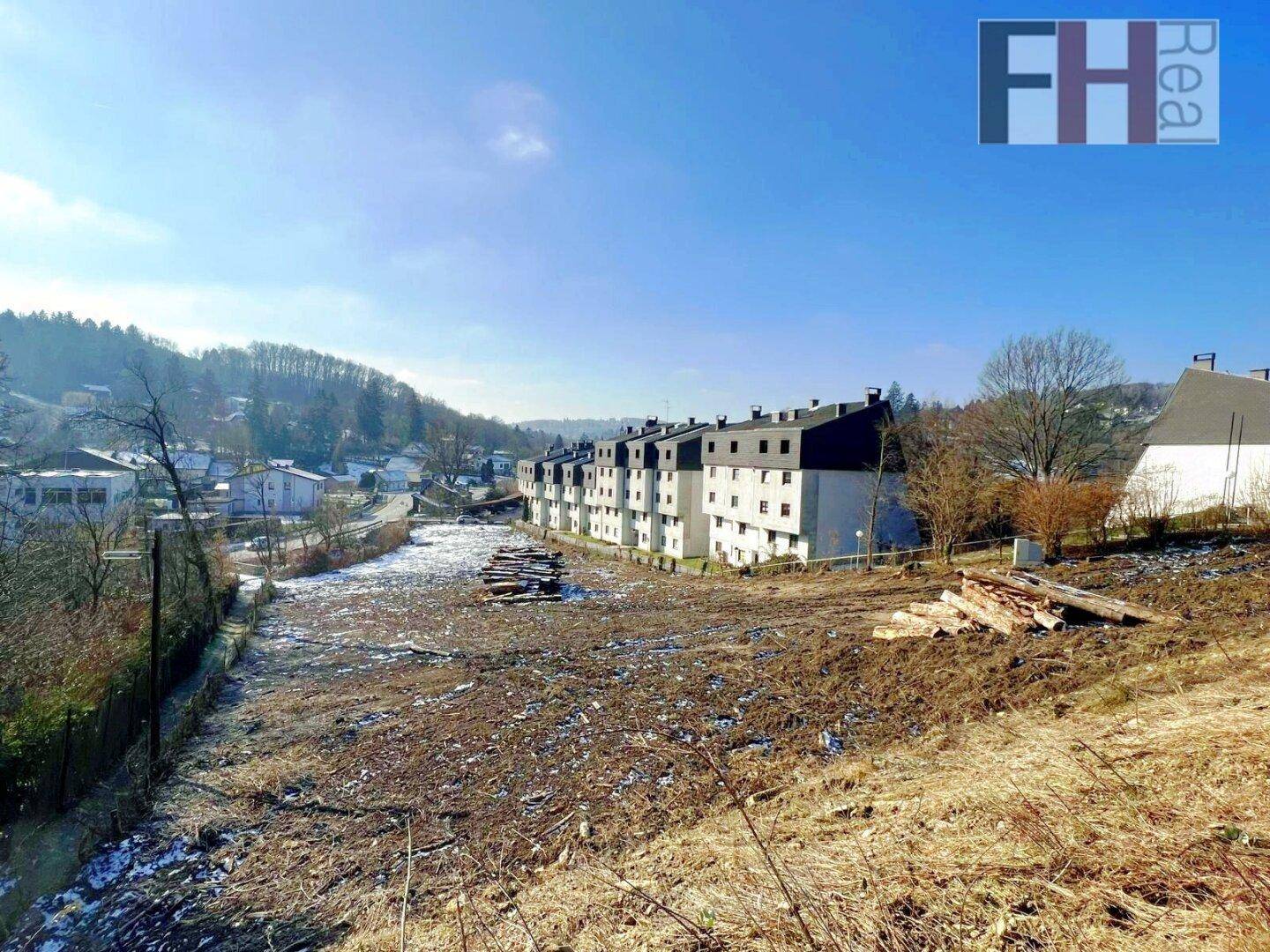 Bauträgerprojekt, herrliche Fernsicht, baubewilligte WNFL 1.352m², Grundstück 3.674m², zentrale Lage! - Ansicht 3