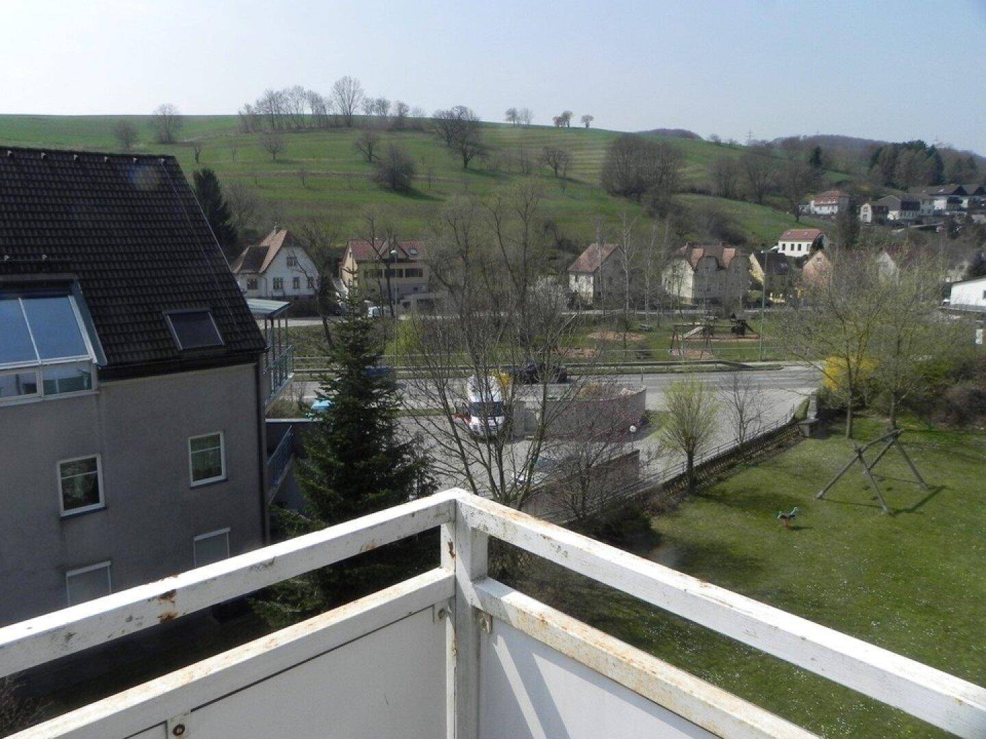 6 Balkon zum Garten