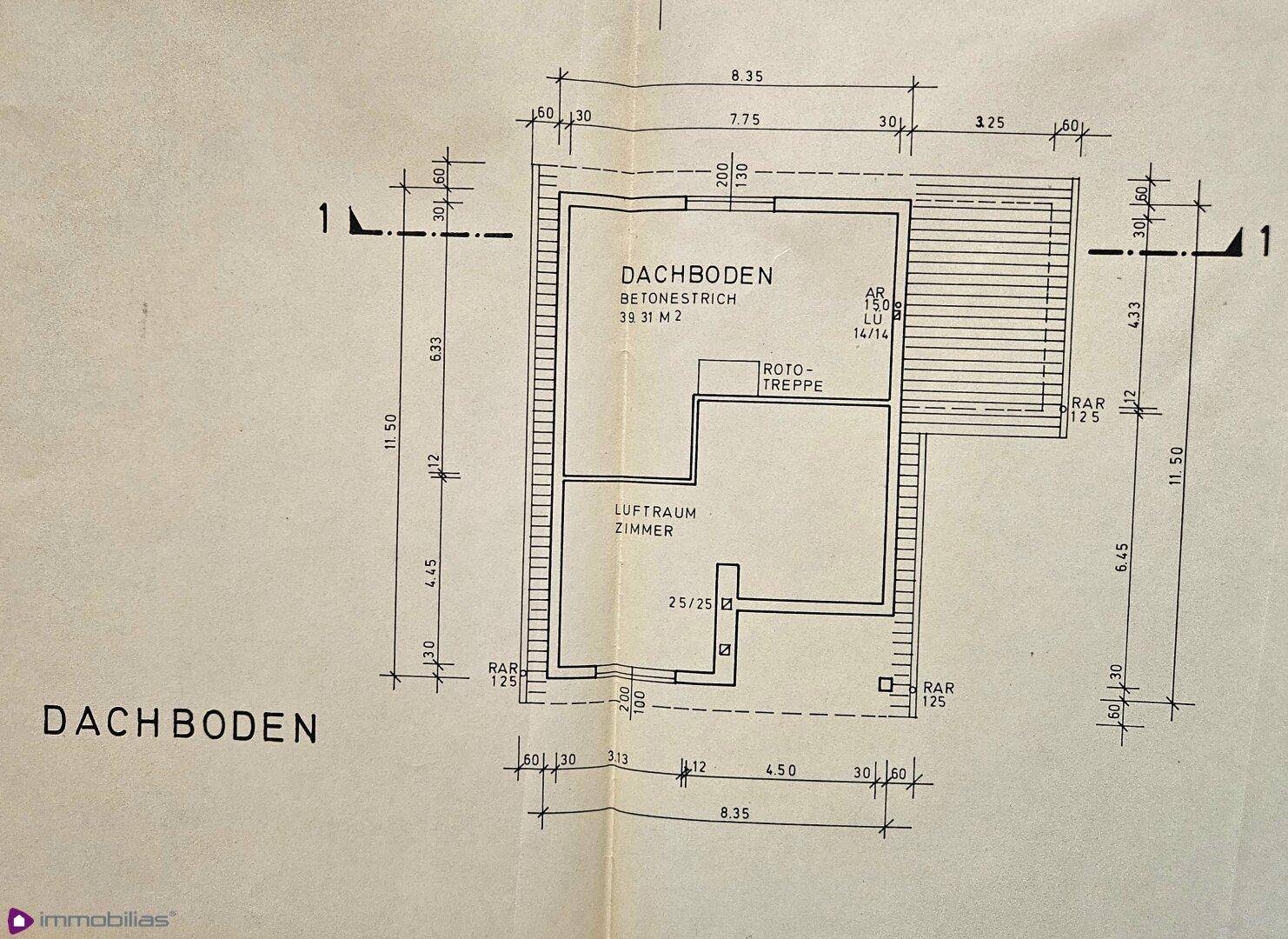 Grundriss des Dachbodens mit Luftraum und Treppenaufgang.