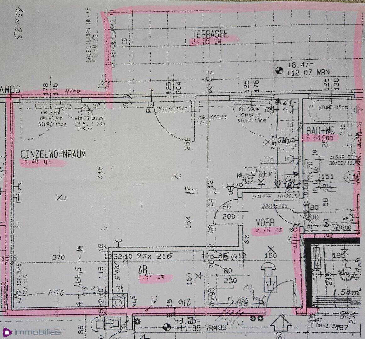 Grundriss mit Wohnbereich, Bad und Terrasse, zeigt die Raumaufteilung der Wohnung.
