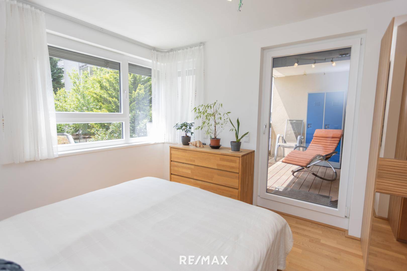 Zimmer 2 mit Loggia-Zugang
