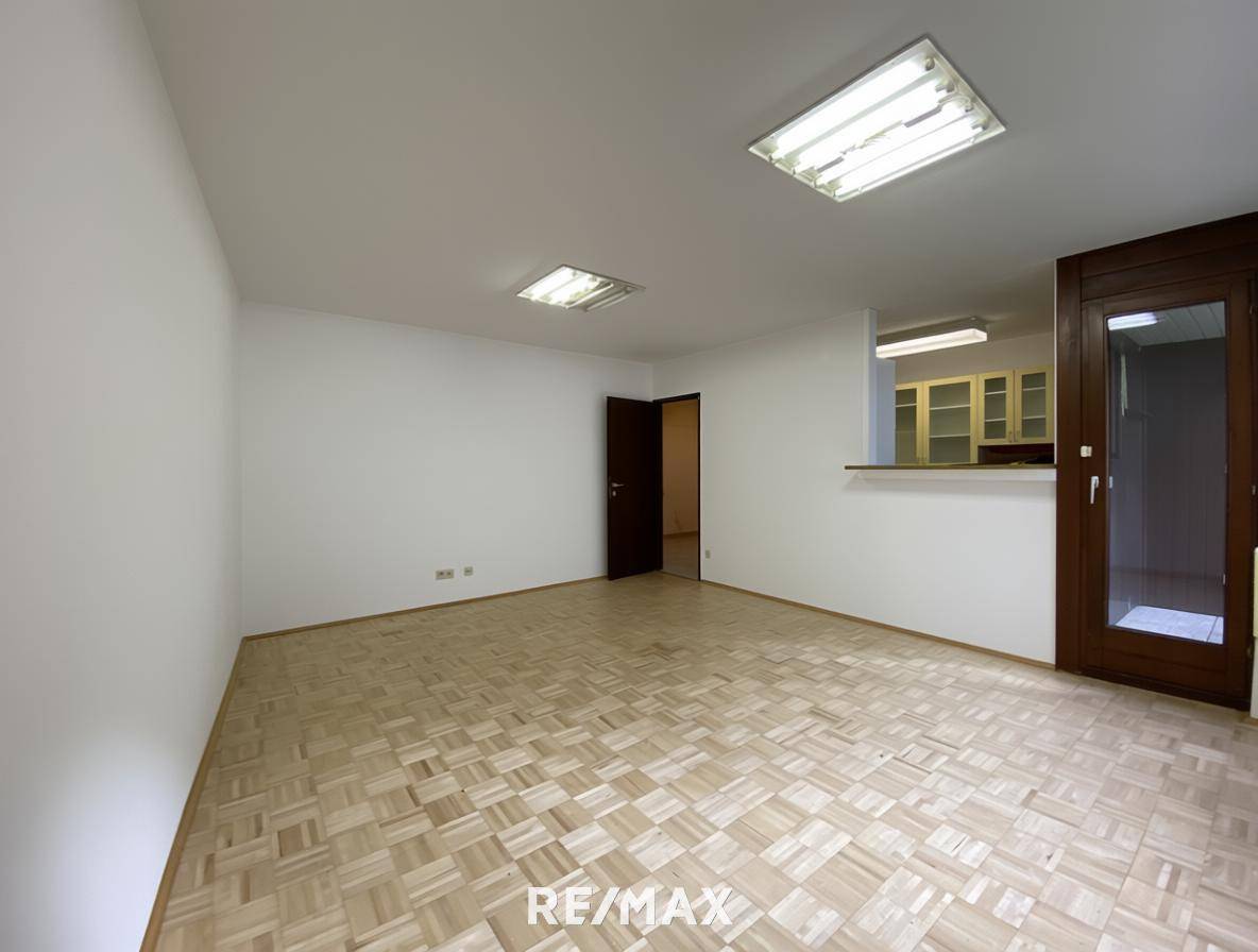 Wohnzimmer mit Loggia-Ausgang