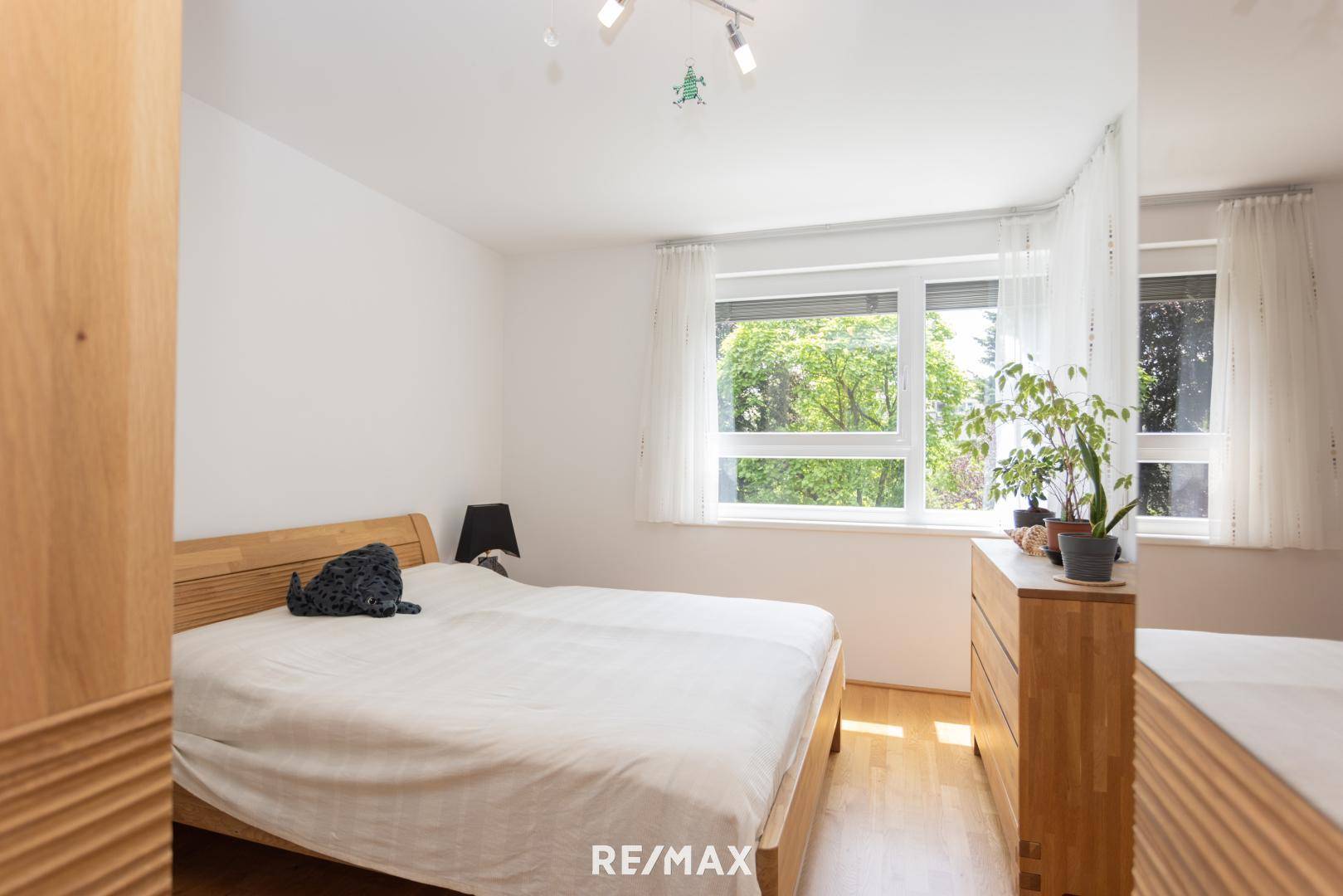 Zimmer 2 mit Loggia-Zugang