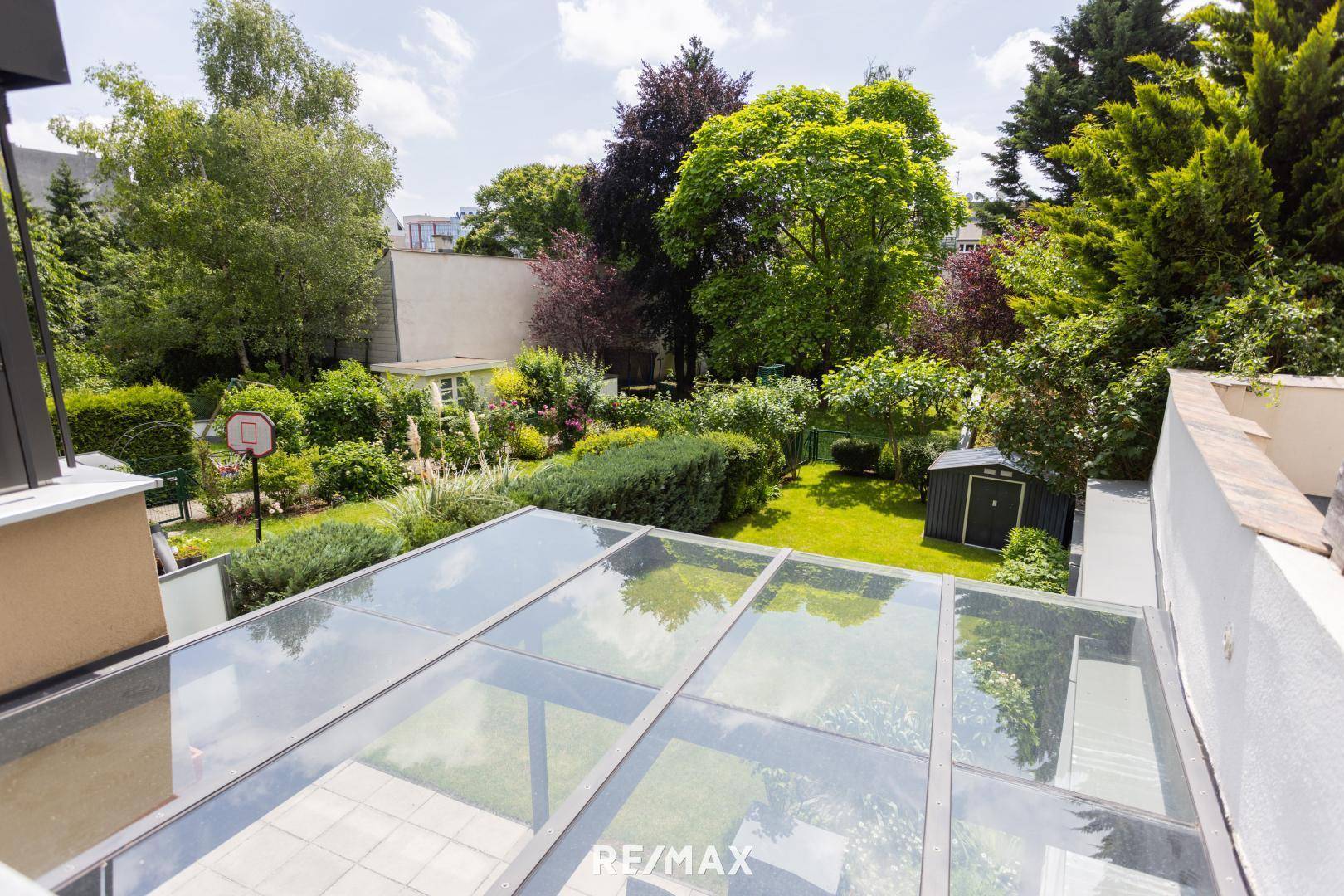 Loggia-Ausblick in den Garten