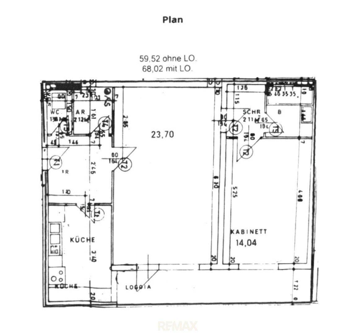 Detaillierter Grundriss mit Raummaßen und Bezeichnungen für Küche, Loggia und weitere Zimmer.