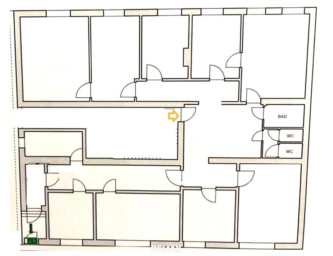 Grundrissplan einer Etage mit mehreren Räumen, Bad und zwei Toiletten.