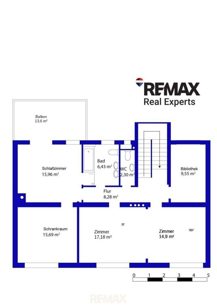 Grundriss des Obergeschosses mit Schlafzimmer, zwei weiteren Zimmern, Bibliothek und Balkon.
