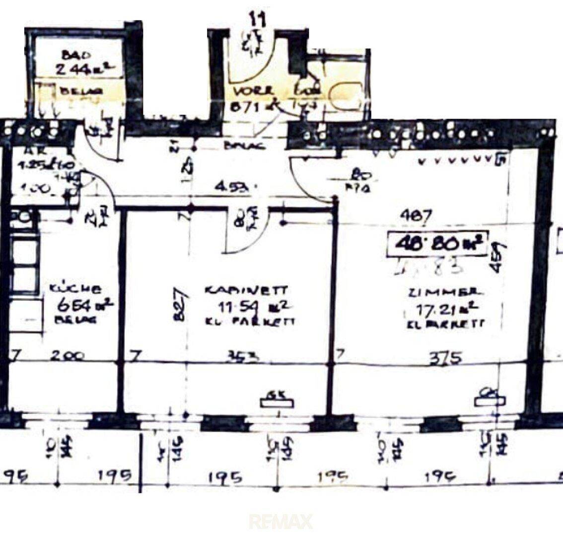 Handgezeichneter Grundriss der Wohnung mit Raummaßen und Bezeichnungen.