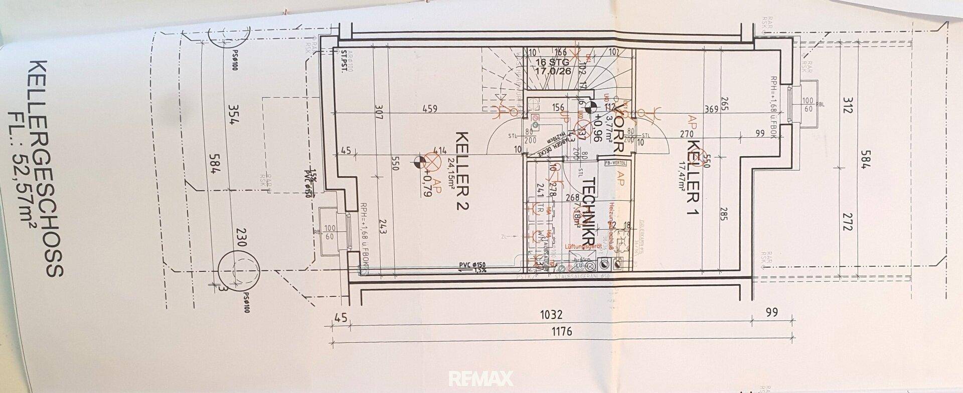 Grundriss des Kellergeschosses mit mehreren Kellerräumen und Technikbereich.