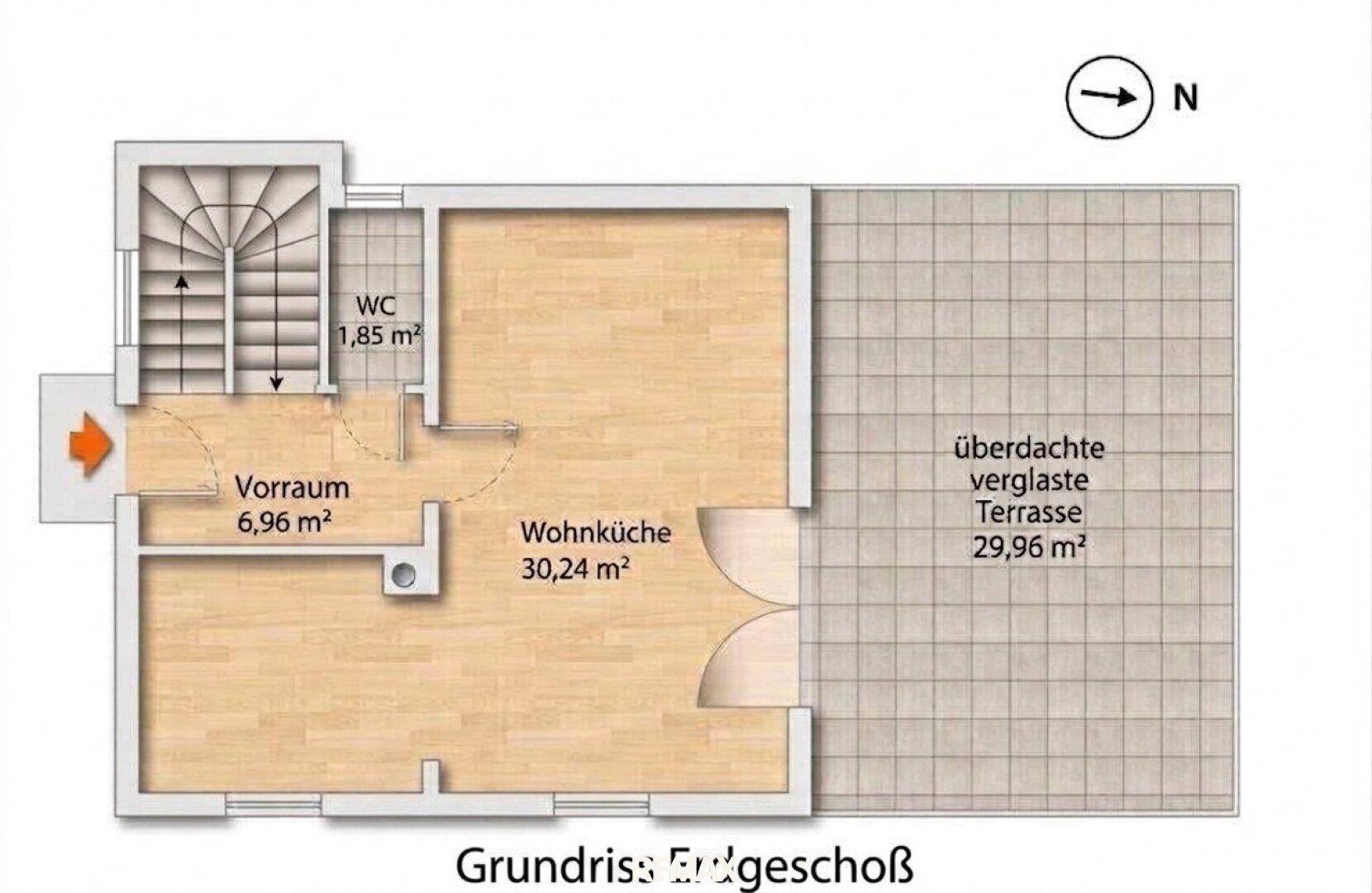 Grundriss des Erdgeschosses mit Wohnküche, Vorraum und verglaster Terrasse.