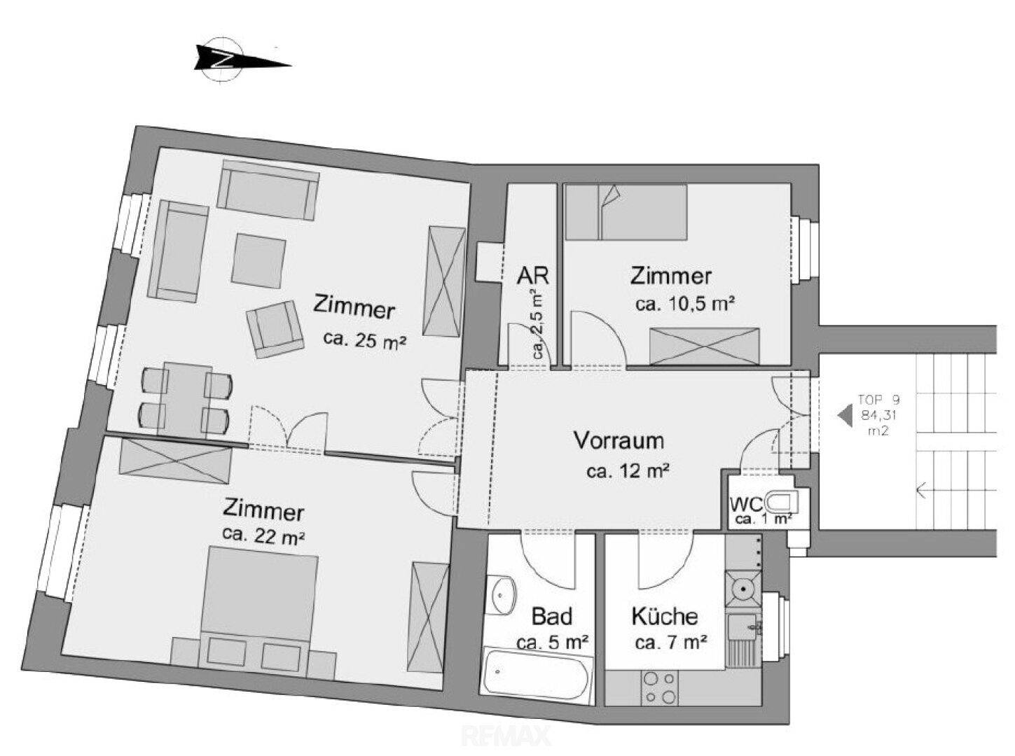 Grundriss einer Wohnung mit mehreren Zimmern, Bad, Küche und WC.