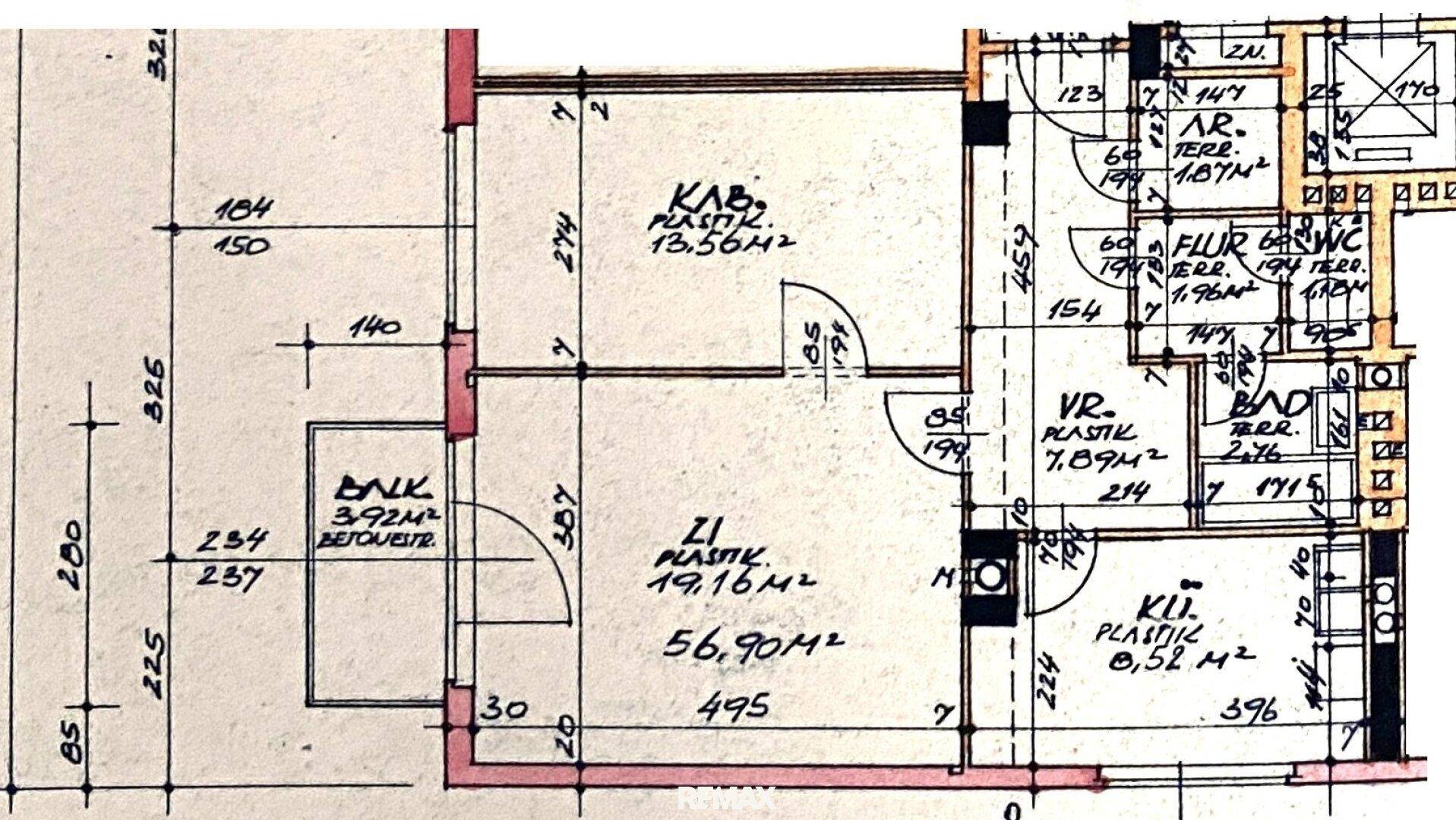 Detaillierter Grundriss mit Maßen und Raumaufteilung der Wohnung.
