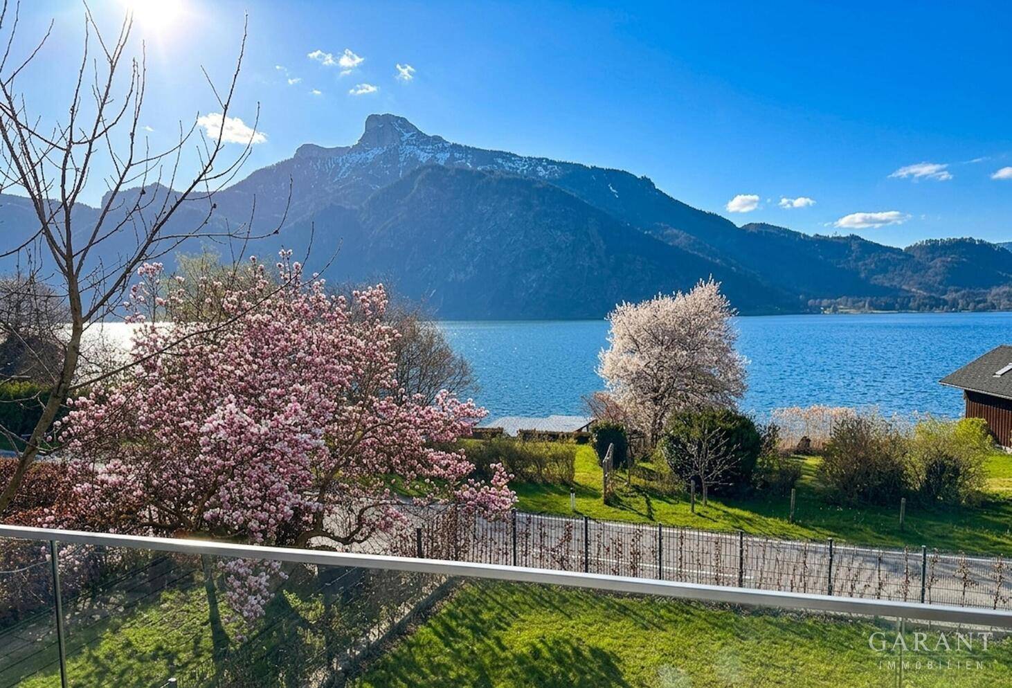 Ostterrasse mit Blick auf den Mondsee