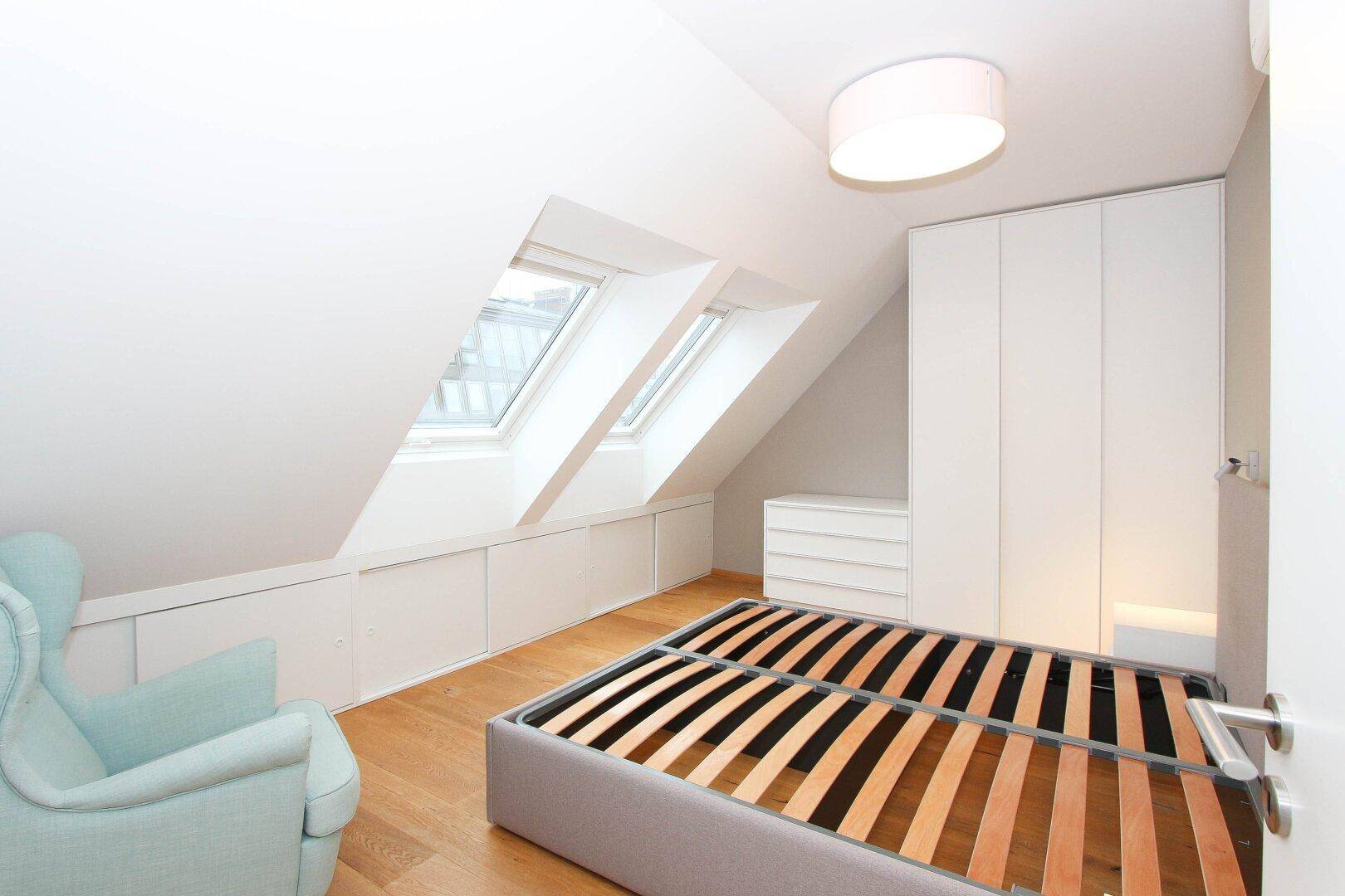 Schlafzimmer 1
