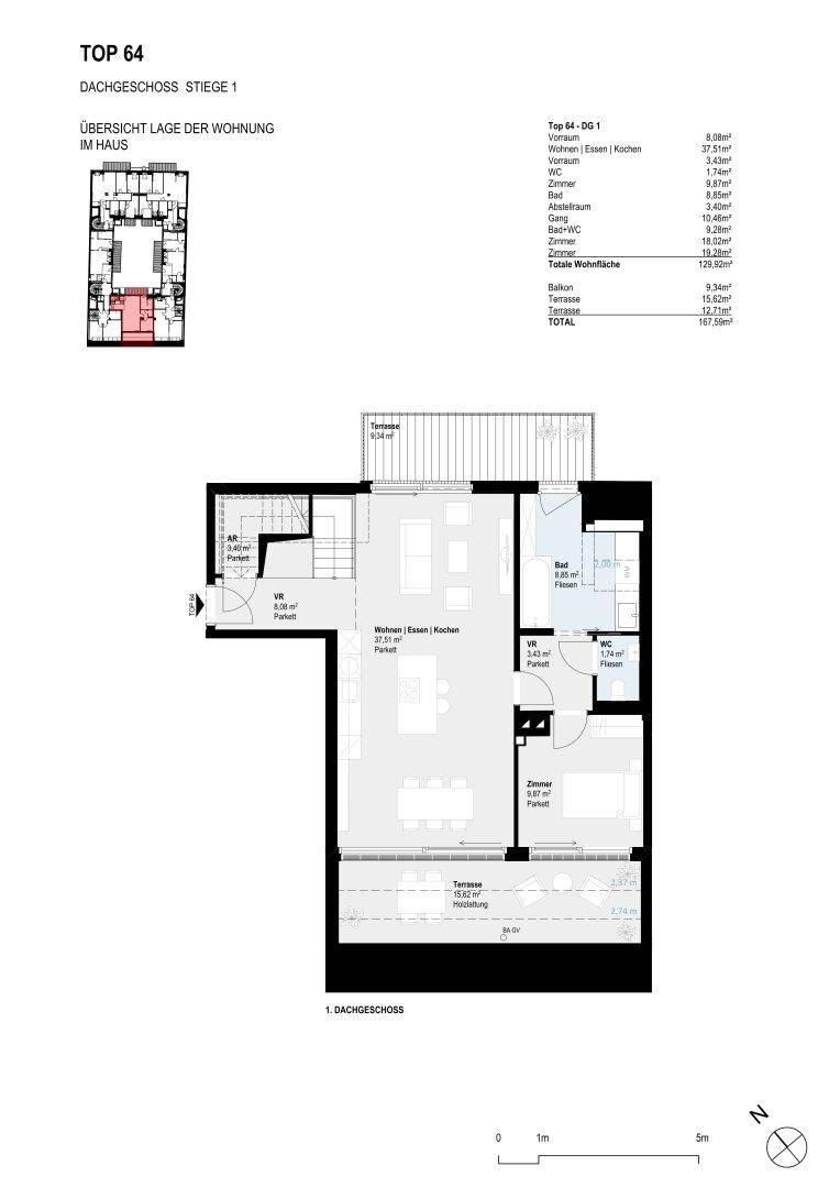 Grundriss des ersten Dachgeschosses mit offenem Wohnbereich, Balkon und Terrasse.