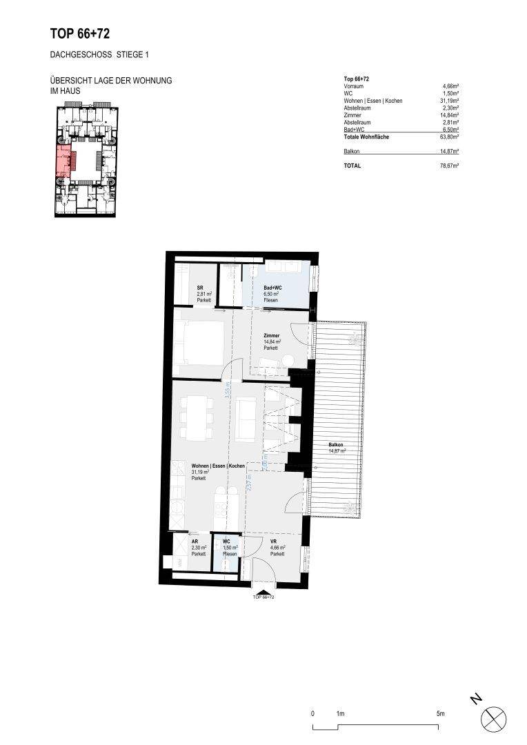 Detaillierter Grundriss einer Dachgeschosswohnung mit offenem Wohnbereich und Balkon.