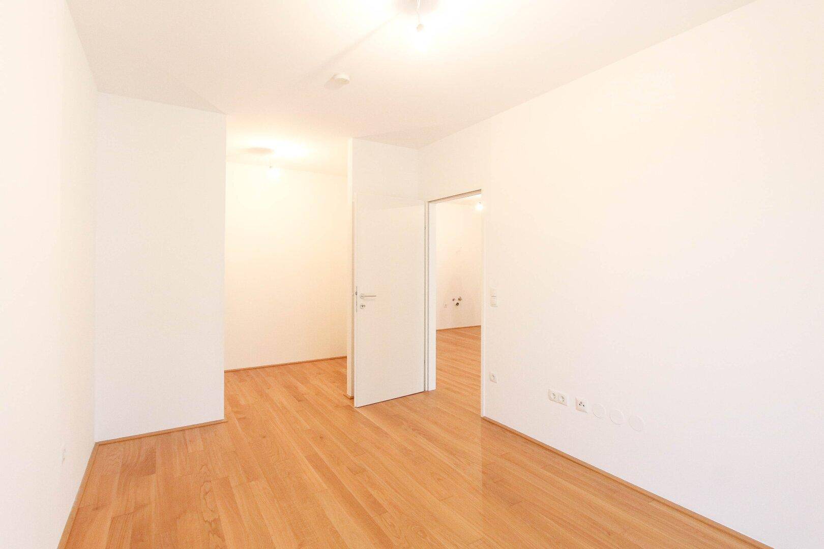 Schlafzimmer mit Schrankraum