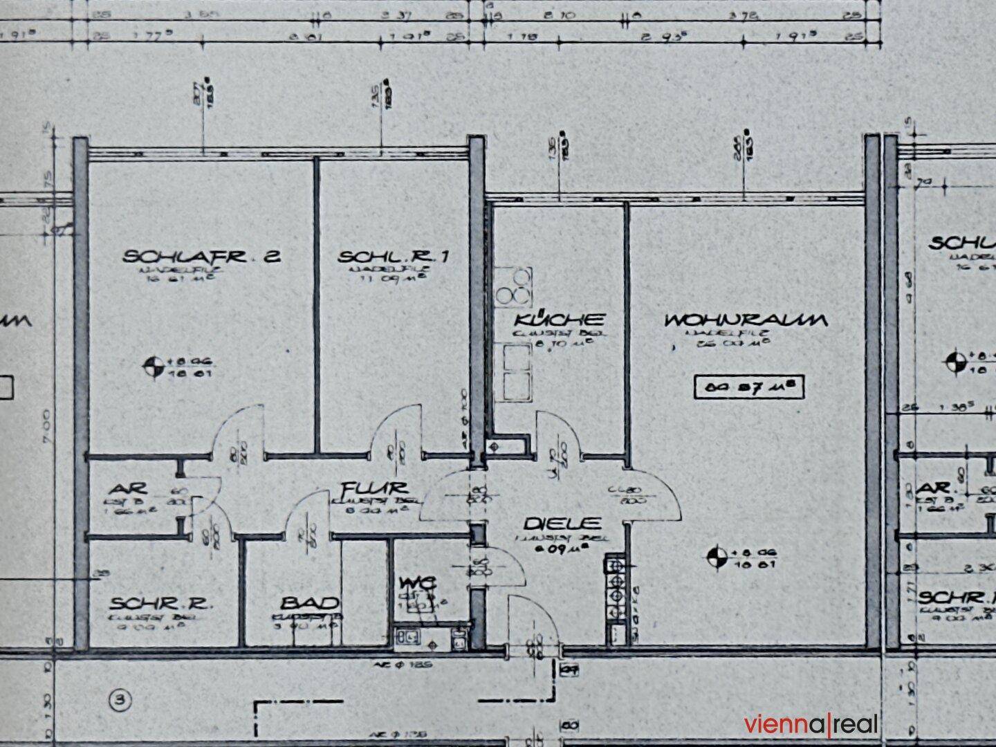 Grundrissplan einer Wohnung mit zwei Schlafzimmern, separater Küche, Wohnraum, Bad und WC.