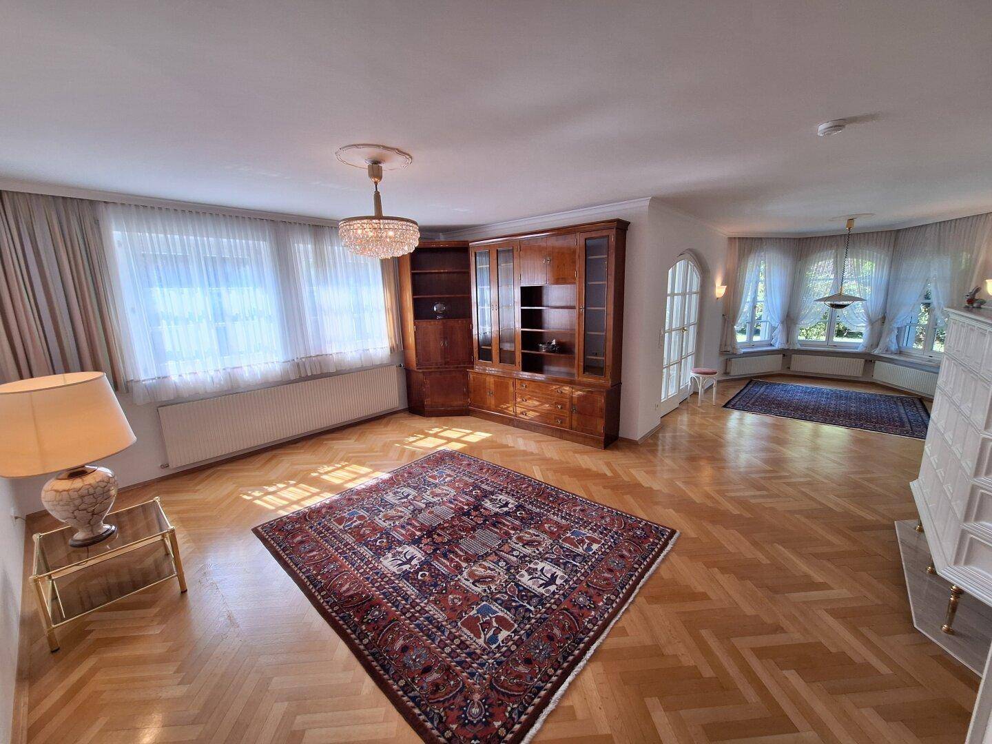 360 TOUR / Besonders charmante, gepflegte Einfamilienvilla in bester Lage von Krumpendorf am Wörthersee - Ansicht 4